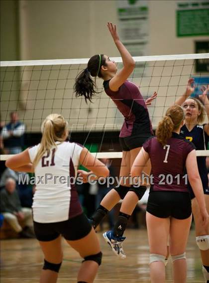 Thumbnail 3 in RHAM vs. East Lyme (CIAC Class L Final) photogallery.
