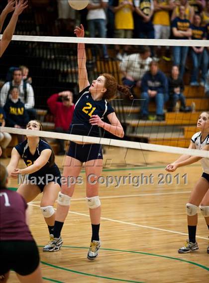 Thumbnail 3 in RHAM vs. East Lyme (CIAC Class L Final) photogallery.