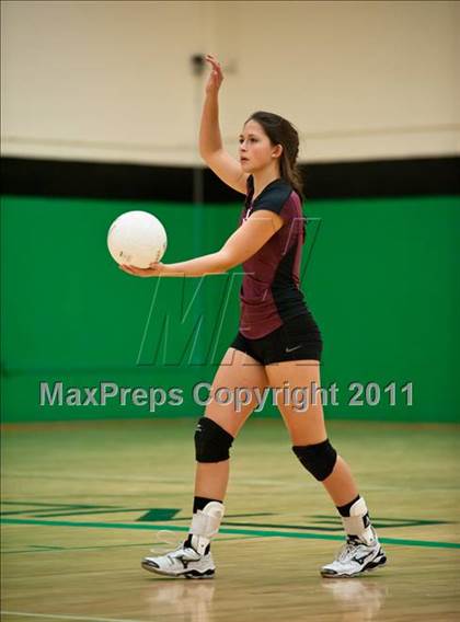 Thumbnail 3 in RHAM vs. East Lyme (CIAC Class L Final) photogallery.
