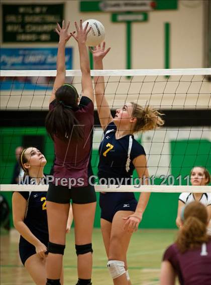 Thumbnail 1 in RHAM vs. East Lyme (CIAC Class L Final) photogallery.