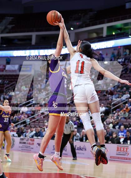 Thumbnail 3 in Lancaster Catholic vs. Westmont Hilltop (PIAA 3A Championship) photogallery.