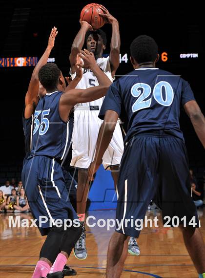 Thumbnail 3 in St. John Bosco vs. Compton (CIF SoCal Regional D2 Final) photogallery.