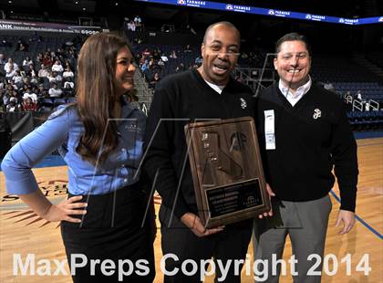 Thumbnail 2 in St. John Bosco vs. Compton (CIF SoCal Regional D2 Final) photogallery.