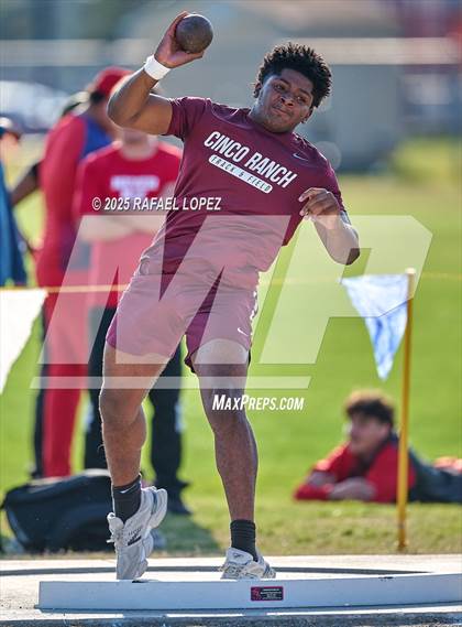 Thumbnail 2 in Jersey Village Falcon Relays (Shot Put) photogallery.
