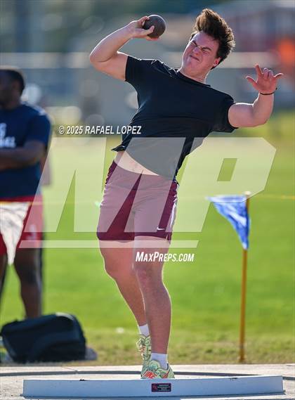 Thumbnail 3 in Jersey Village Falcon Relays (Shot Put) photogallery.