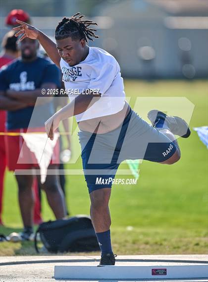 Thumbnail 1 in Jersey Village Falcon Relays (Shot Put) photogallery.
