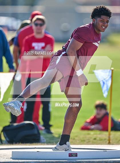Thumbnail 1 in Jersey Village Falcon Relays (Shot Put) photogallery.