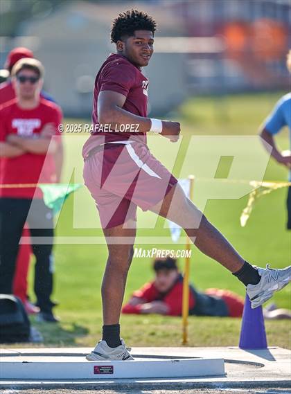 Thumbnail 2 in Jersey Village Falcon Relays (Shot Put) photogallery.