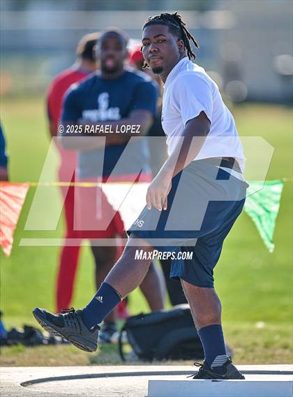 Thumbnail 1 in Jersey Village Falcon Relays (Shot Put) photogallery.