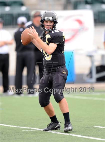 Thumbnail 3 in Glades Central vs. Denison (Florida vs. Texas Football Showcase) photogallery.