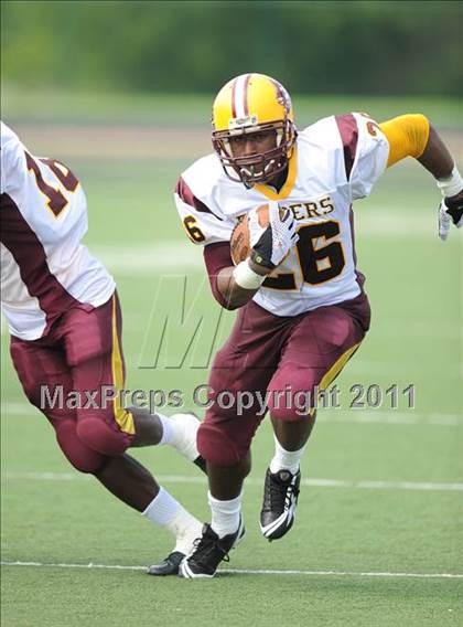 Thumbnail 3 in Glades Central vs. Denison (Florida vs. Texas Football Showcase) photogallery.