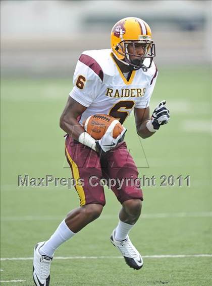 Thumbnail 3 in Glades Central vs. Denison (Florida vs. Texas Football Showcase) photogallery.