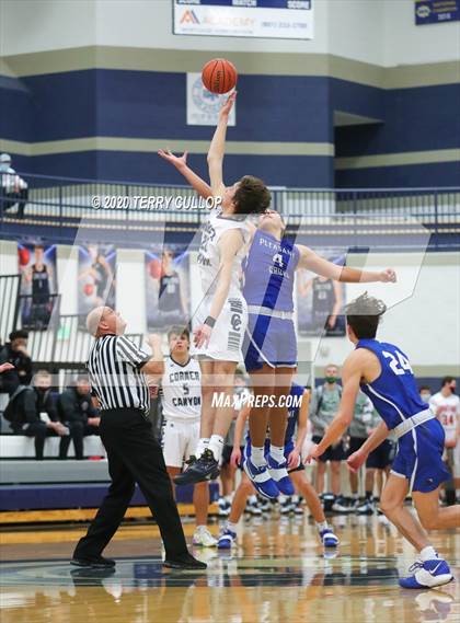 Thumbnail 2 in Pleasant Grove vs. Corner Canyon (CC Winter Invitational) photogallery.