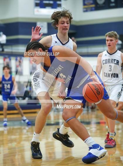 Thumbnail 3 in Pleasant Grove vs. Corner Canyon (CC Winter Invitational) photogallery.