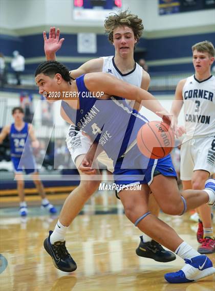 Thumbnail 1 in Pleasant Grove vs. Corner Canyon (CC Winter Invitational) photogallery.