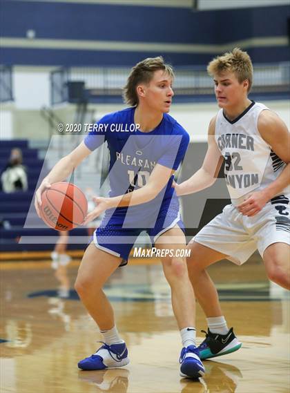 Thumbnail 2 in Pleasant Grove vs. Corner Canyon (CC Winter Invitational) photogallery.