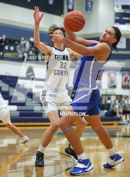 Thumbnail 2 in Pleasant Grove vs. Corner Canyon (CC Winter Invitational) photogallery.