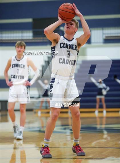 Thumbnail 3 in Pleasant Grove vs. Corner Canyon (CC Winter Invitational) photogallery.
