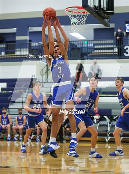 Thumbnail 2 in Pleasant Grove vs. Corner Canyon (CC Winter Invitational) photogallery.