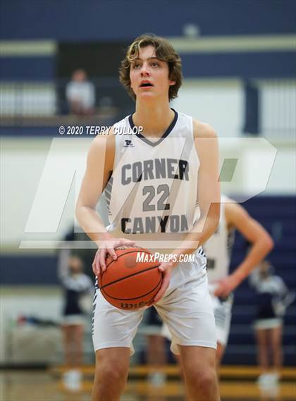 Thumbnail 3 in Pleasant Grove vs. Corner Canyon (CC Winter Invitational) photogallery.