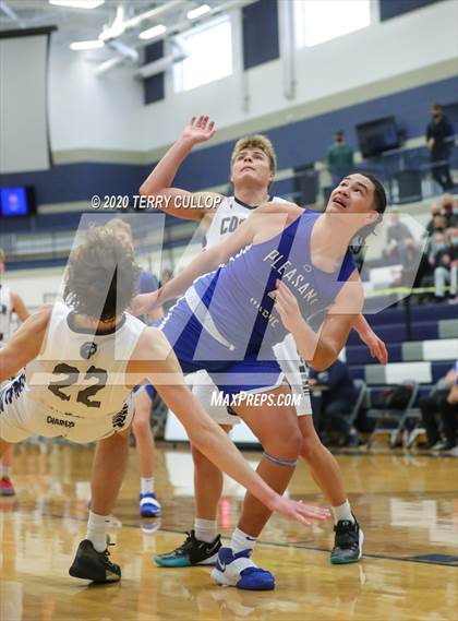 Thumbnail 2 in Pleasant Grove vs. Corner Canyon (CC Winter Invitational) photogallery.