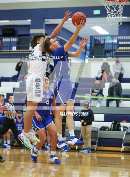 Thumbnail 2 in Pleasant Grove vs. Corner Canyon (CC Winter Invitational) photogallery.