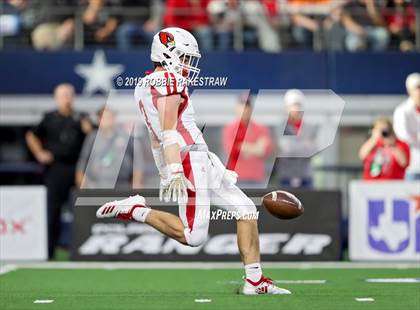 Thumbnail 3 in Pottsboro vs. Grandview (UIL 3A Division 1 Final) photogallery.