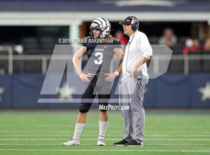 Thumbnail 1 in Pottsboro vs. Grandview (UIL 3A Division 1 Final) photogallery.
