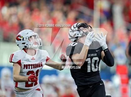 Thumbnail 2 in Pottsboro vs. Grandview (UIL 3A Division 1 Final) photogallery.