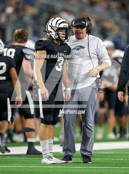 Thumbnail 2 in Pottsboro vs. Grandview (UIL 3A Division 1 Final) photogallery.