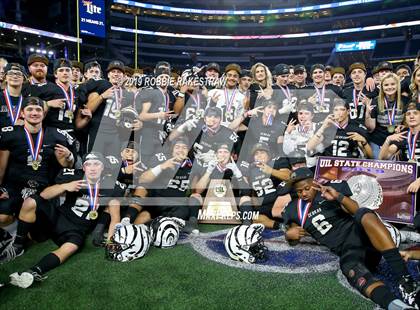 Thumbnail 3 in Pottsboro vs. Grandview (UIL 3A Division 1 Final) photogallery.