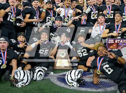 Thumbnail 2 in Pottsboro vs. Grandview (UIL 3A Division 1 Final) photogallery.