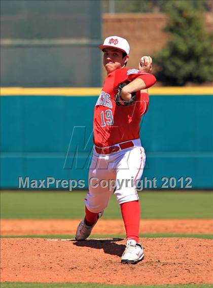Thumbnail 2 in Mater Dei vs. Carroll (National High School Invitational) photogallery.