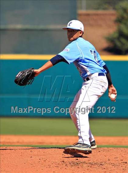 Thumbnail 1 in Mater Dei vs. Carroll (National High School Invitational) photogallery.