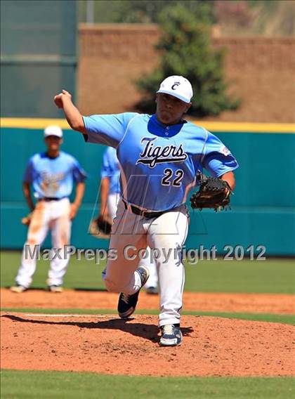 Thumbnail 3 in Mater Dei vs. Carroll (National High School Invitational) photogallery.