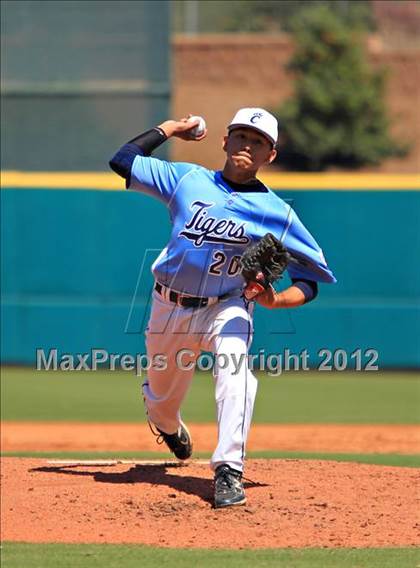Thumbnail 3 in Mater Dei vs. Carroll (National High School Invitational) photogallery.