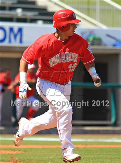 Thumbnail 3 in Mater Dei vs. Carroll (National High School Invitational) photogallery.