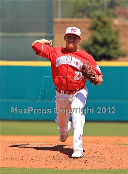 Thumbnail 3 in Mater Dei vs. Carroll (National High School Invitational) photogallery.