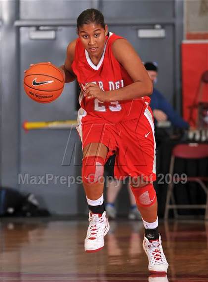 Thumbnail 1 in Cajon @ Mater Dei (Nike Extravaganza) photogallery.