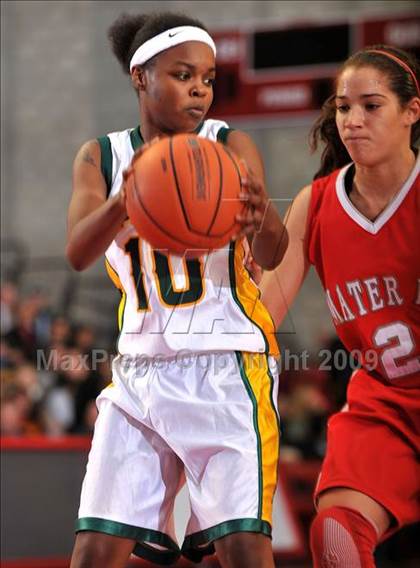 Thumbnail 3 in Cajon @ Mater Dei (Nike Extravaganza) photogallery.