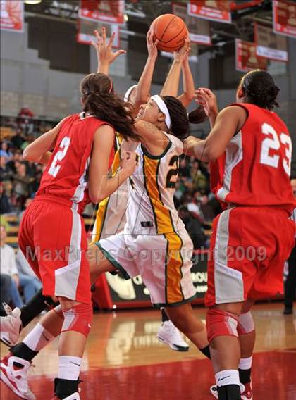 Thumbnail 2 in Cajon @ Mater Dei (Nike Extravaganza) photogallery.