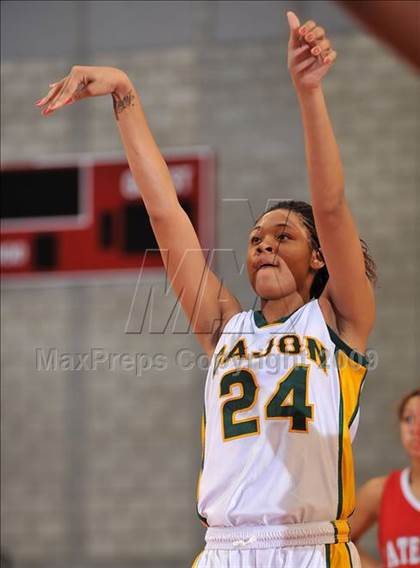 Thumbnail 1 in Cajon @ Mater Dei (Nike Extravaganza) photogallery.