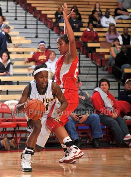Thumbnail 2 in Cajon @ Mater Dei (Nike Extravaganza) photogallery.