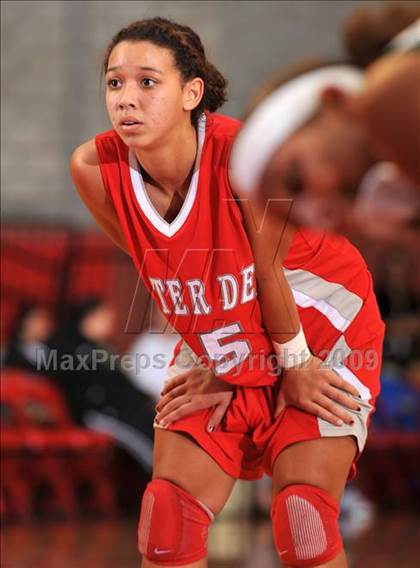 Thumbnail 2 in Cajon @ Mater Dei (Nike Extravaganza) photogallery.