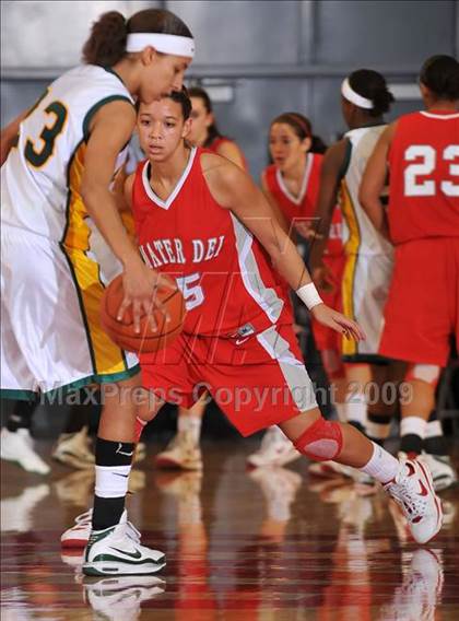 Thumbnail 3 in Cajon @ Mater Dei (Nike Extravaganza) photogallery.