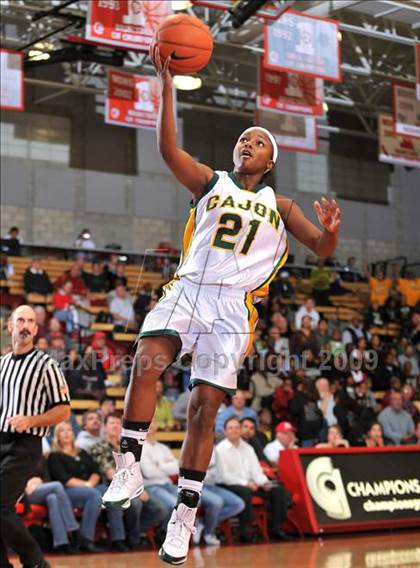 Thumbnail 1 in Cajon @ Mater Dei (Nike Extravaganza) photogallery.