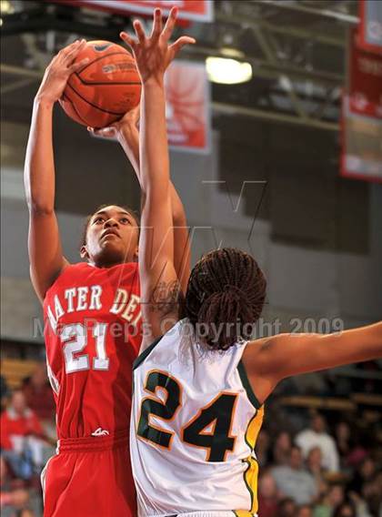 Thumbnail 1 in Cajon @ Mater Dei (Nike Extravaganza) photogallery.