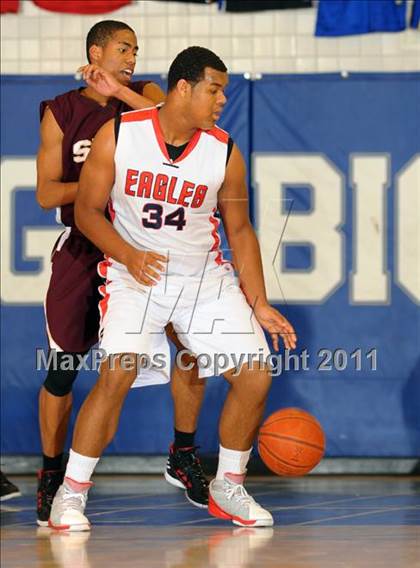 Thumbnail 2 in Pleasant Grove vs. Simi Valley (MaxPreps Holiday Classic) photogallery.
