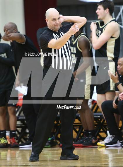 Thumbnail 2 in Paul VI vs. Roselle Catholic (Spalding Hoophall Classic) photogallery.