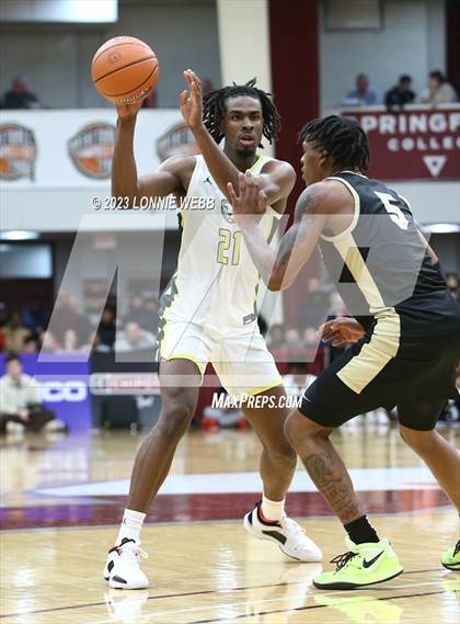 Thumbnail 2 in Paul VI vs. Roselle Catholic (Spalding Hoophall Classic) photogallery.